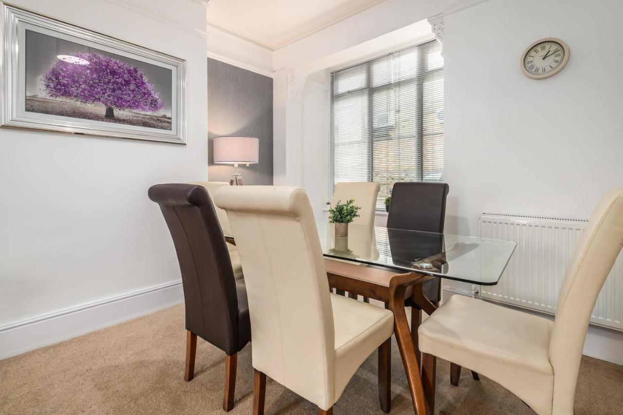 Spacious Contractor House For Large Groups - Private Parking ノーザンプトン エクステリア 写真